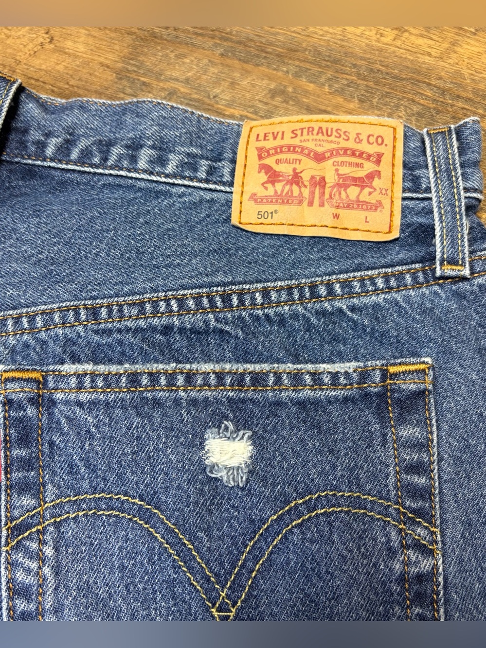 Levi's 501 Denim Jean Shorts Womens 31 Distressed Cut-off High Rise Button Fly - Picture 6 of 8